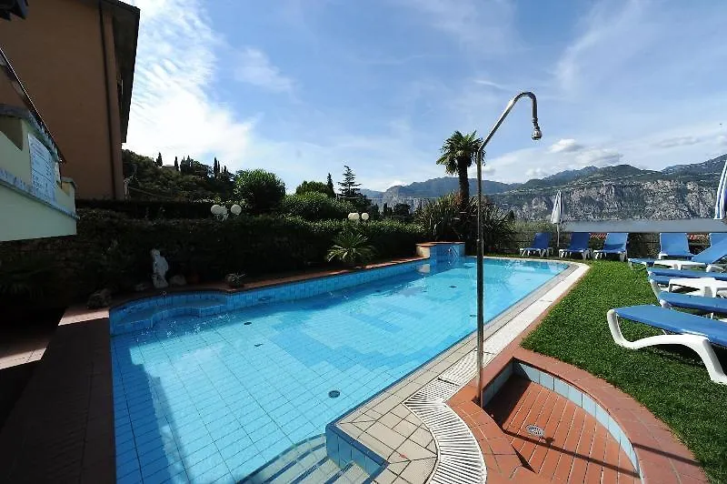 Hotel Cristallo Malcesine 3*,