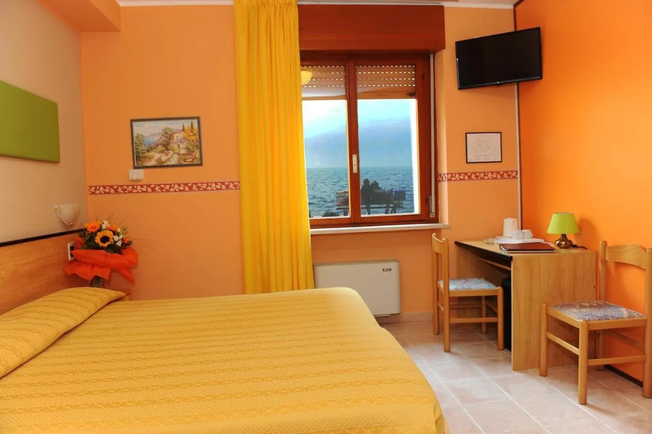 Hotel Cristallo Malcesine 3*,