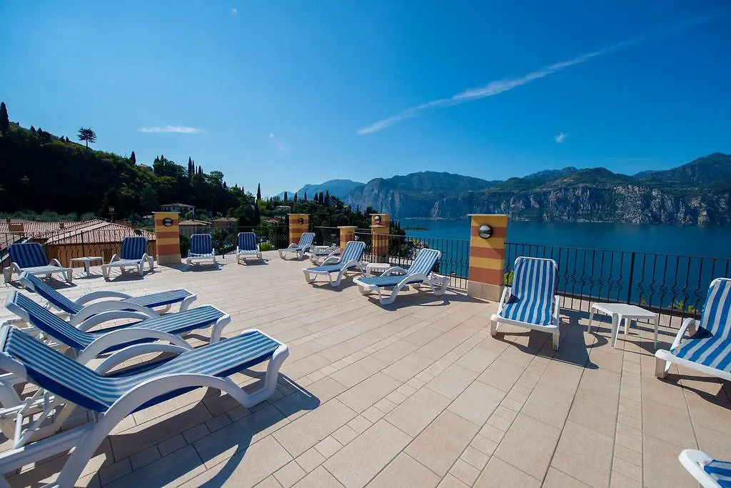 Hotel Cristallo Malcesine 3*,  Italy